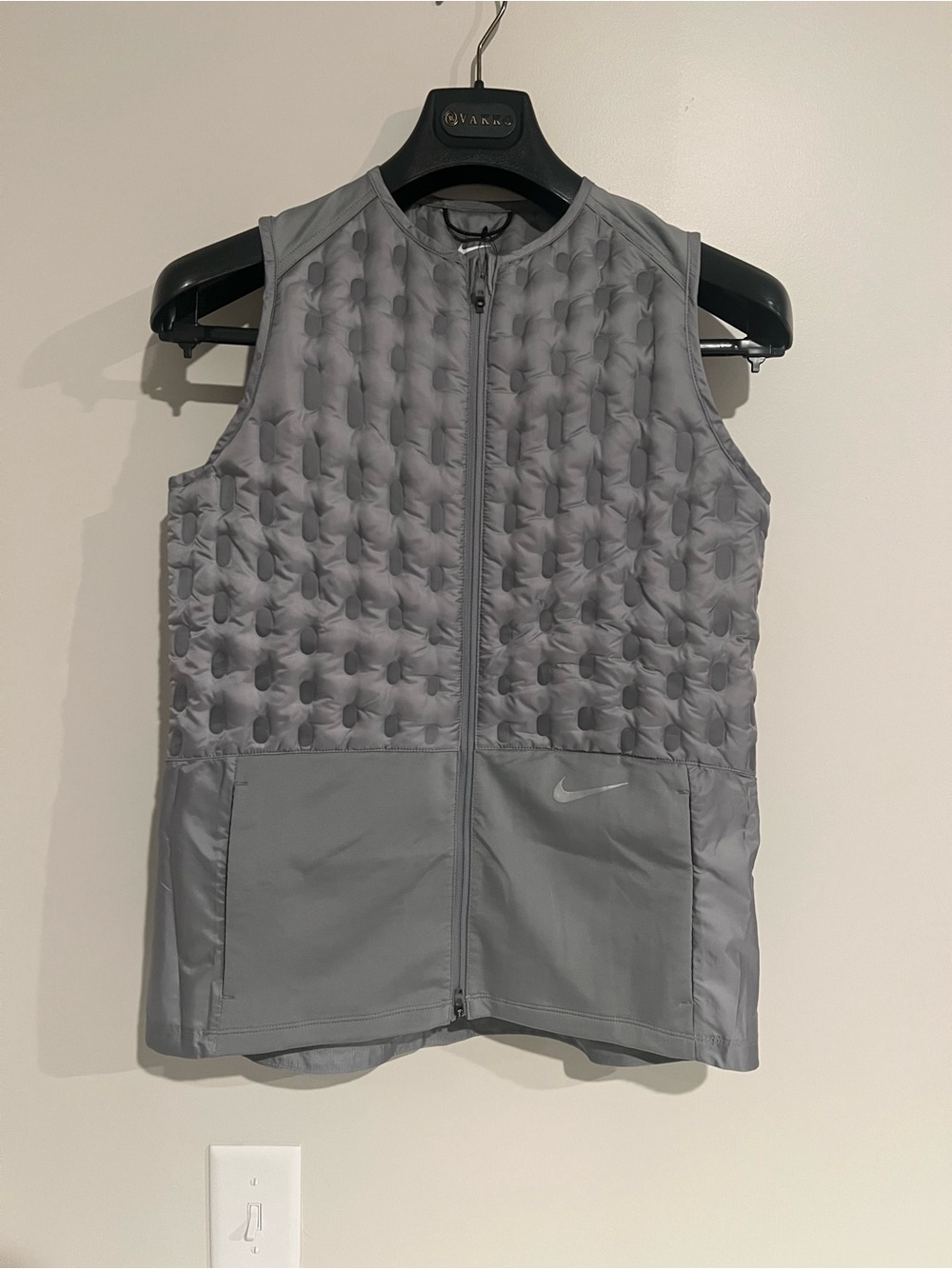 Nike Womens Therma-FIT ADV AeroLoft Running Vest Grey Size S DD6063-073 NWT